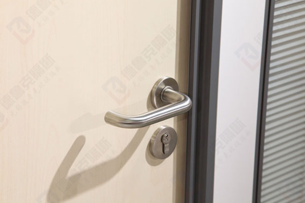 1493108042599303.jpg 8615.jpg